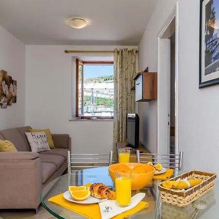 Orka - One-bedroom 3 Adults 1 Child Apartment