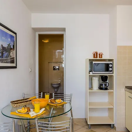 Orka - One-bedroom 3 Adults 1 Child Apartment